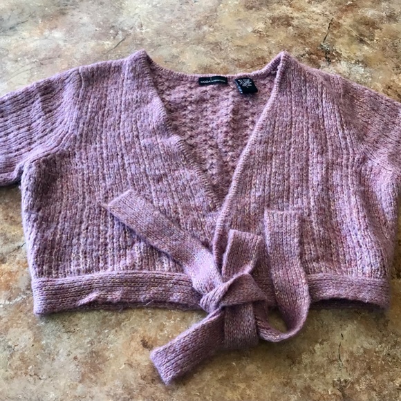 VICTORIA'S SECRET MODA CROP WOMENS SWEATER SIZE LARGE NWOT metallic threads - Picture 2 of 5